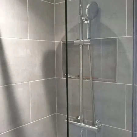 Otel De La Perdrix Rouge 2*