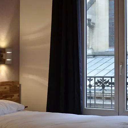 De La Perdrix Rouge 2* Paris