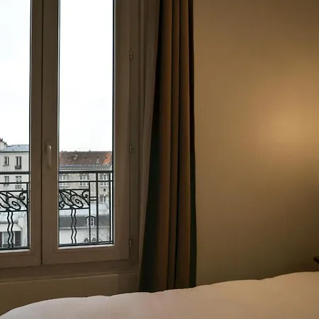 De La Perdrix Rouge Hotel Paříž