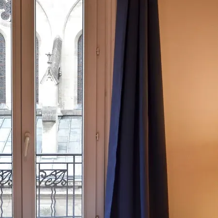De La Perdrix Rouge Otel