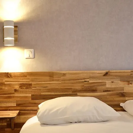 De La Perdrix Rouge Otel 2*
