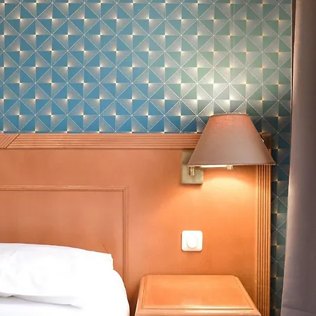 Otel De La Perdrix Rouge 2*