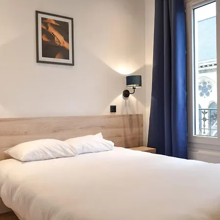De La Perdrix Rouge Otel