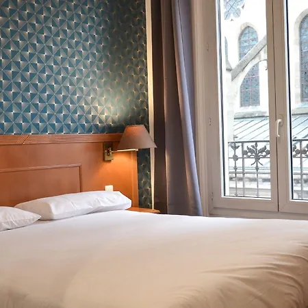De La Perdrix Rouge Otel
