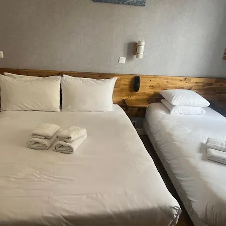 Otel De La Perdrix Rouge