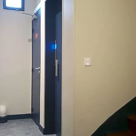 دو لا بيردري روج باريس