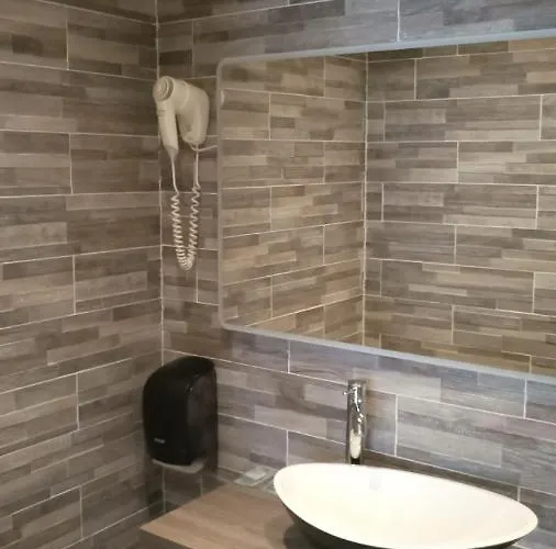 De La Perdrix Rouge Hotel