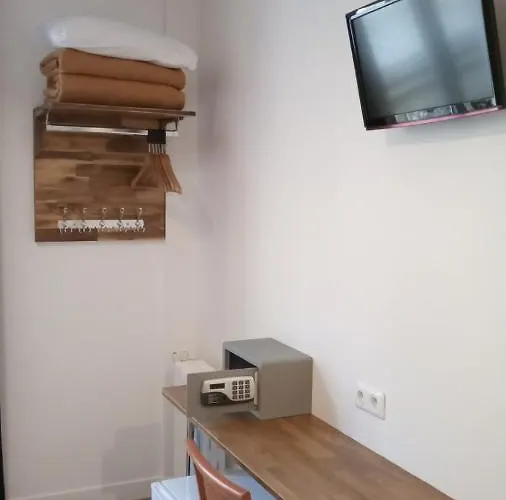 De La Perdrix Rouge Hotel 2*