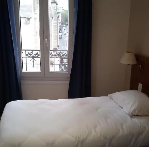 De La Perdrix Rouge Hotel