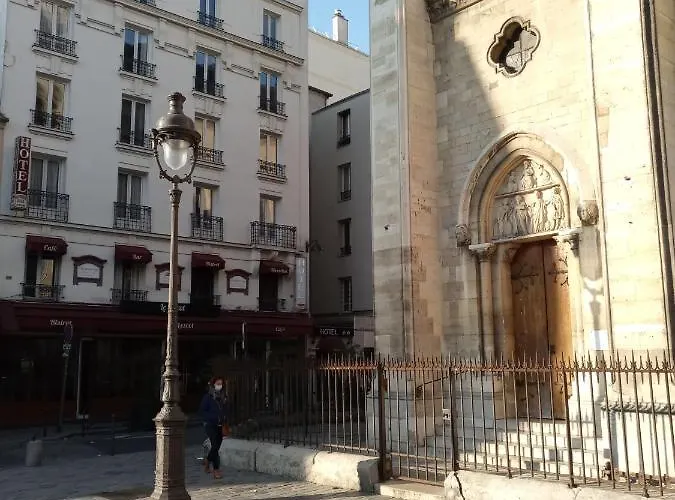 Hotel De La Perdrix Rouge