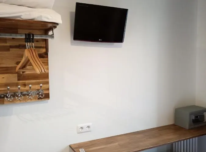 De La Perdrix Rouge 2*