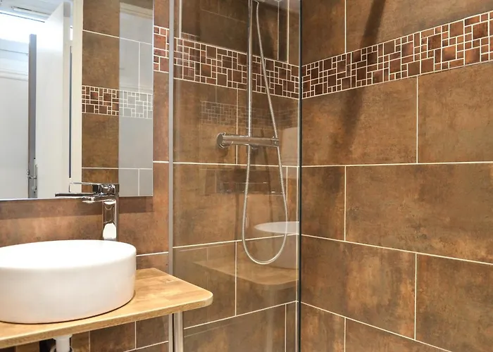 Hotel De La Perdrix Rouge 2*