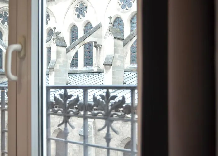 De La Perdrix Rouge 2*