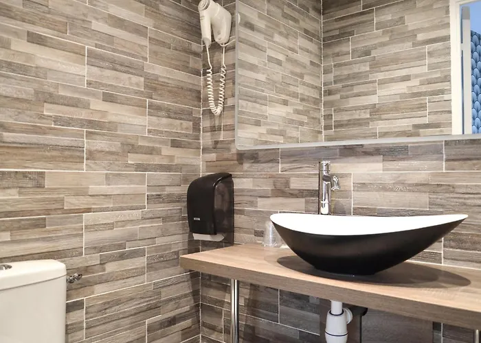 De La Perdrix Rouge Hotel 2*