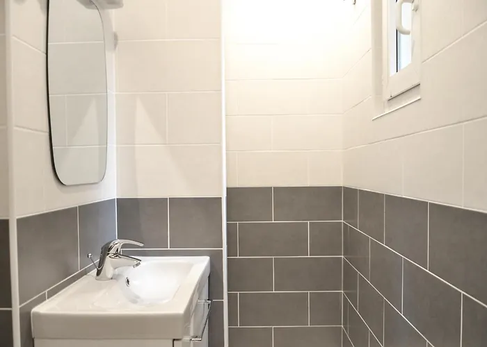 De La Perdrix Rouge Parigi