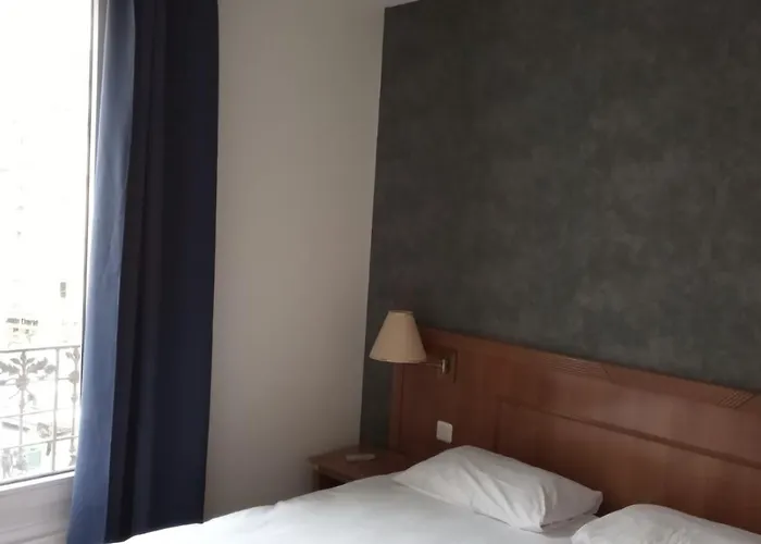 De La Perdrix Rouge Parigi