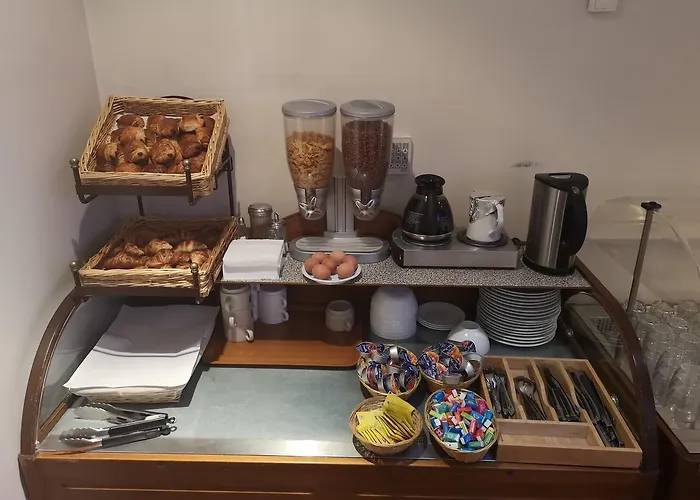 De La Perdrix Rouge Hotel