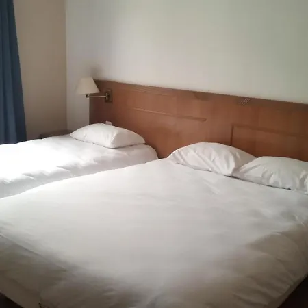 Hotel De La Perdrix Rouge Paris