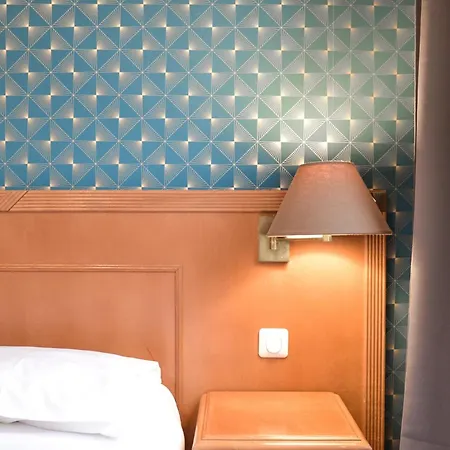 Hotel De La Perdrix Rouge 2*
