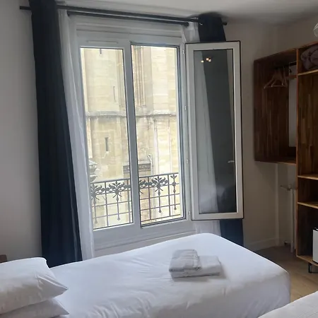 De La Perdrix Rouge Paris