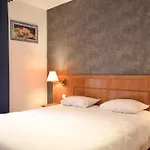 De La Perdrix Rouge Otel Paris