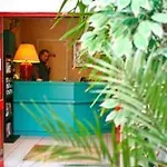 De La Perdrix Rouge Otel Paris